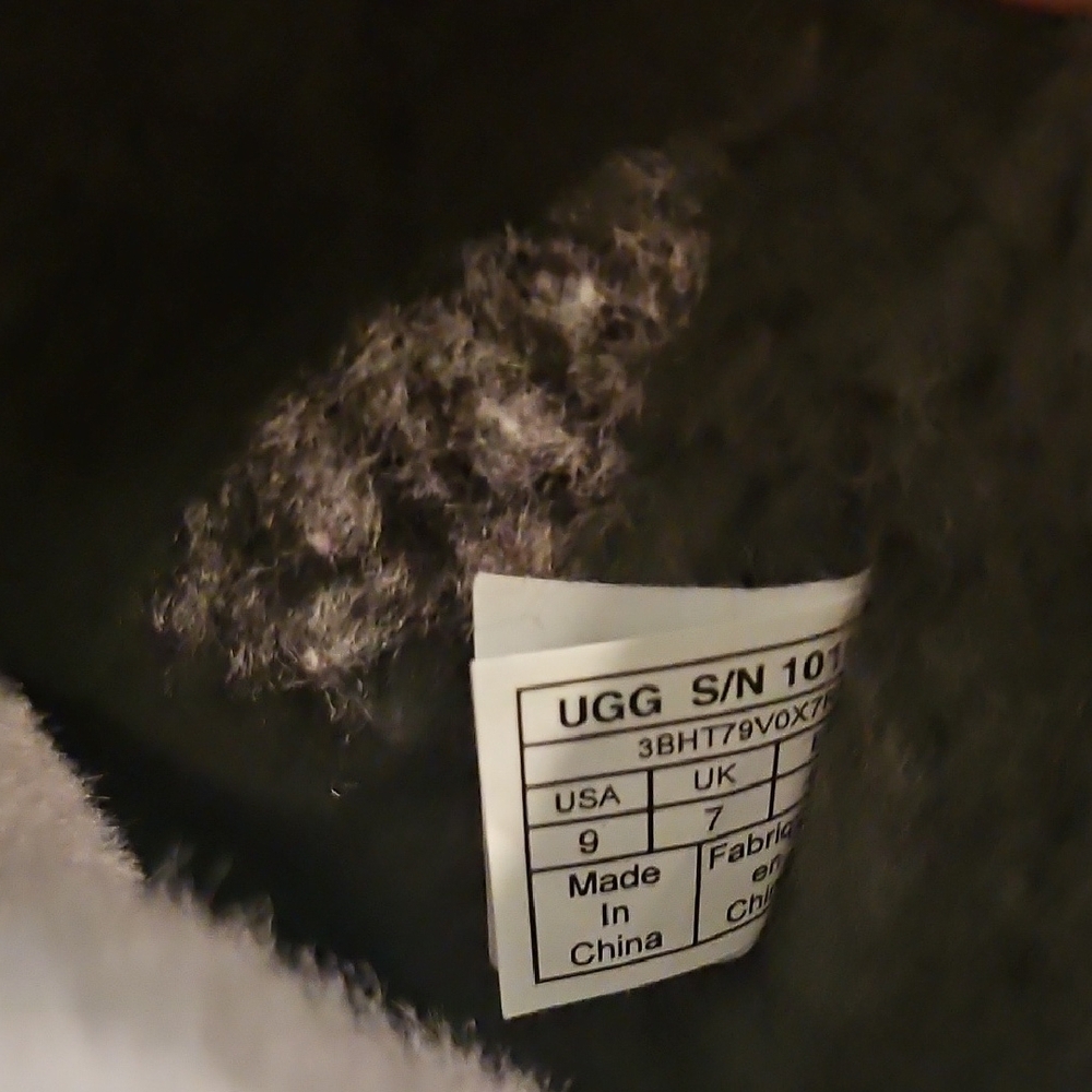 UGG Women's Bailey Button Boots - Picture 8 of 13